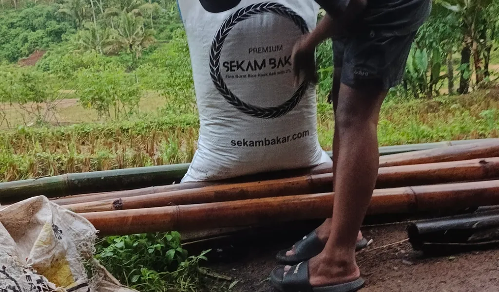 Premium Grade Rice Husk Ash (RHA) Products from Indonesia